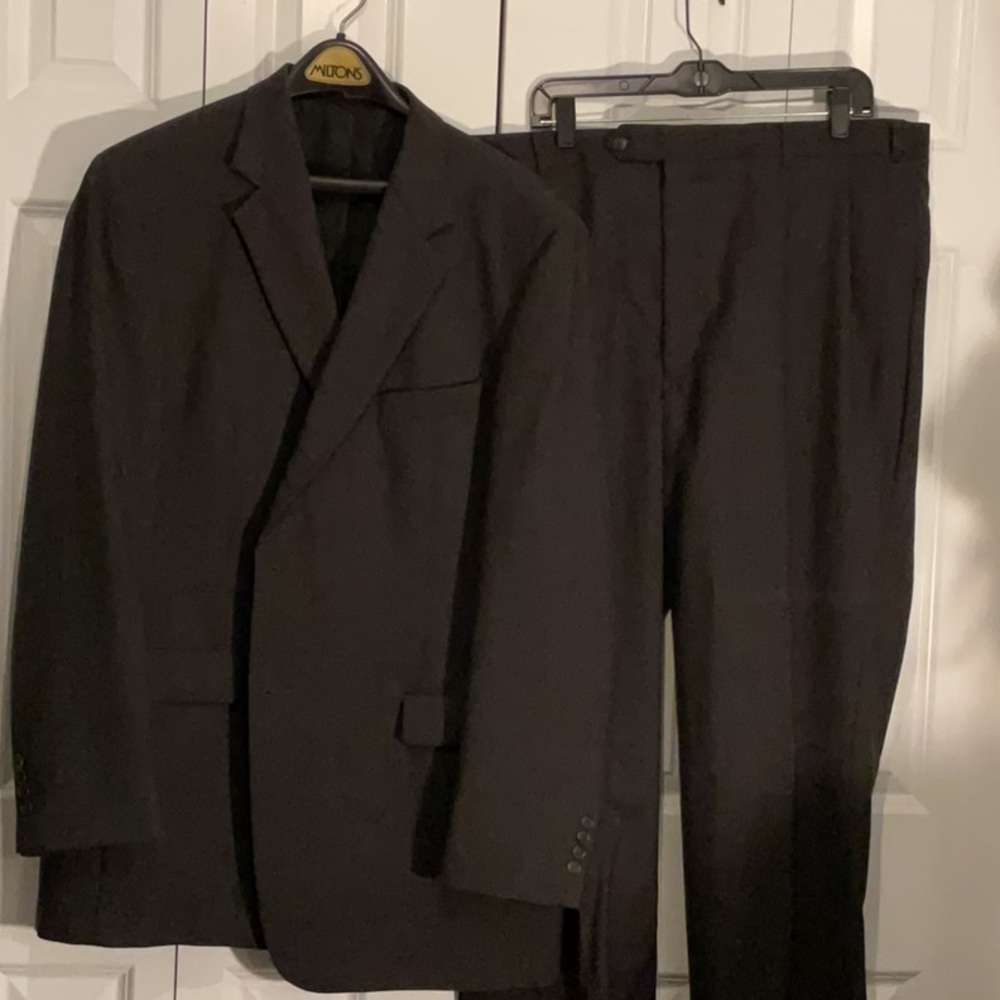 Stafford Dark Gray Classic Suit